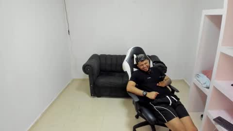 thomson_hot01 online show from 02.15.26