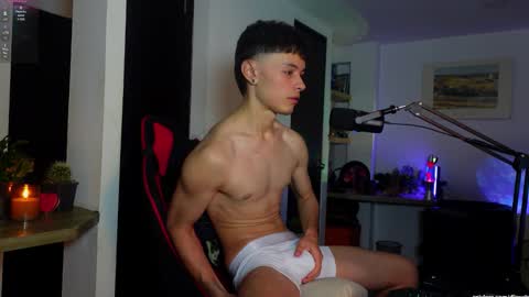 Snapshot of thoroughbredxx chatting on 02.27.26 L e a n d e r 25OFF ON MY OF online show from 02.27.26