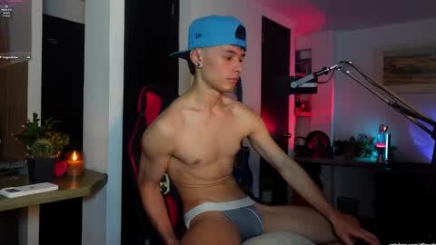 Snapshot of thoroughbredxx chatting on 03.02.26 L e a n d e r 25OFF ON MY OF online show from 03.02.26