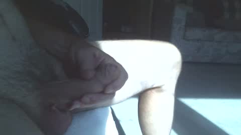 Snapshot of throbbing4u2nite chatting on 10.05.25 throbbing4u2nite online show from 10.05.25