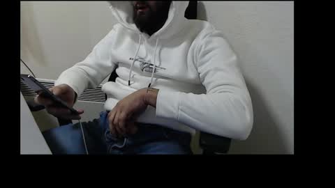 HugeJuicy online show from 12.01.24