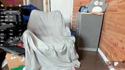 Snapshot of thyleo chatting on 06.16.26 bigsshark online show from 06.16.26