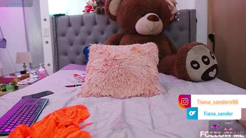 Snapshot of tiana_sanders chatting on 02.19.25 TATIANA online show from 02.19.25