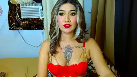 tiarrafoxs online show from 12.26.24