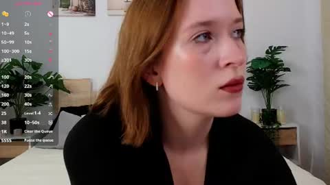 Snapshot of tiashy chatting on 07.20.26 Tia online show from 07.20.26