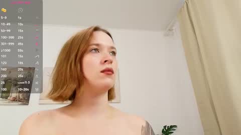 Snapshot of tiashy chatting on 07.22.26 Tia online show from 07.22.26