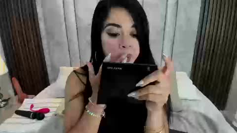 Tiff3 online show from 09.23.25