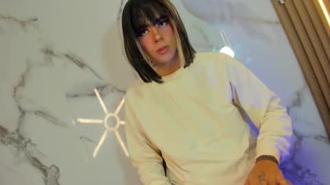 Snapshot of tiff_valentine chatting on 02.16.25 Tiffany online show from 02.16.25