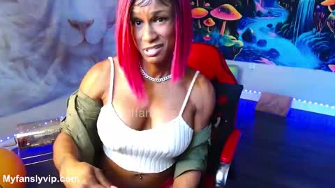 Snapshot of tiffanilove chatting on 10.19.25 Tiffani Love online show from 10.19.25