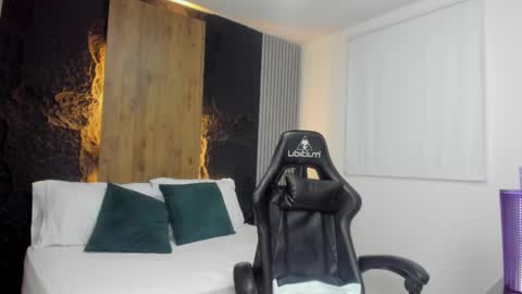 T I F F A N N Y online show from 04.11.26