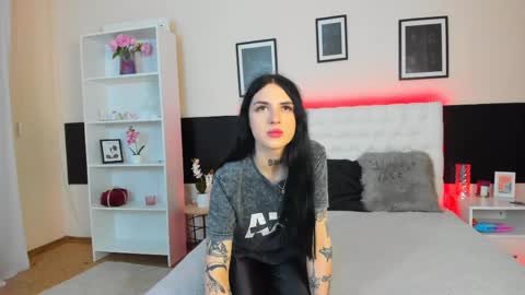 Tiffani online show from 04.11.26