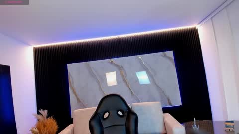 tiffanyhoustton online show from 02.16.26