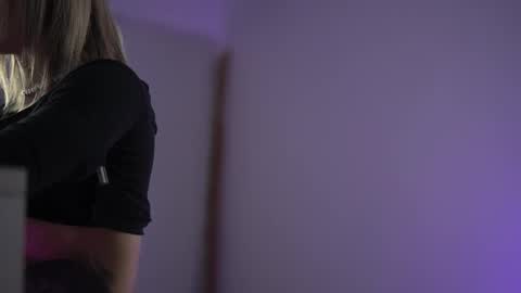 Ilaria online show from 10.11.25