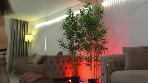 tiffanyyray online show from 04.01.26