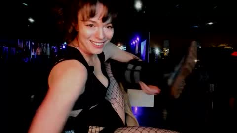 Snapshot of tiggerrosey chatting on 11.08.25 All my Links online show from 11.08.25