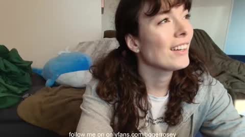 Snapshot of tiggerrosey chatting on 02.26.26 All my Links online show from 02.26.26