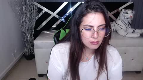 Snapshot of tiina_a chatting on 12.28.24 Tiina online show from 12.28.24