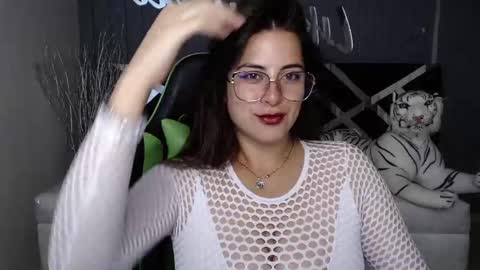 Snapshot of tiina_a chatting on 01.11.25 Tiina online show from 01.11.25