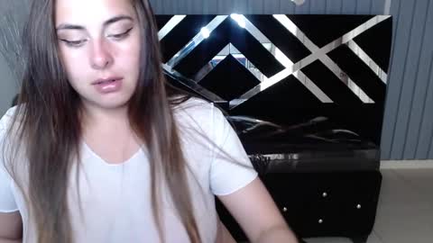 Snapshot of tiina_a chatting on 01.18.25 Tiina online show from 01.18.25