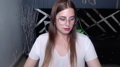 Snapshot of tiina_a chatting on 02.08.25 Tiina online show from 02.08.25