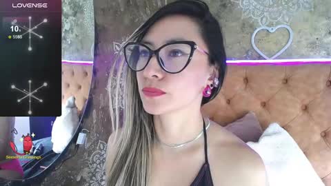 TILA TEQUILA online show from 02.07.25