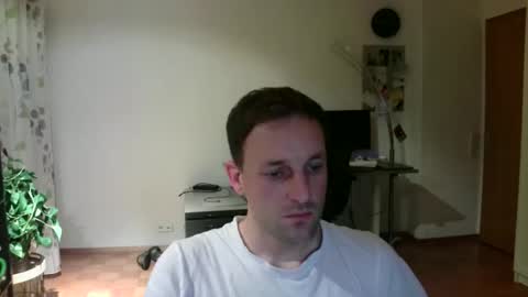 Snapshot of tima4 chatting on 10.18.25 tima4 online show from 10.18.25