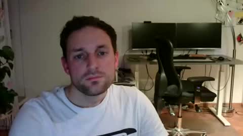 Snapshot of tima4 chatting on 11.28.25 tima4 online show from 11.28.25