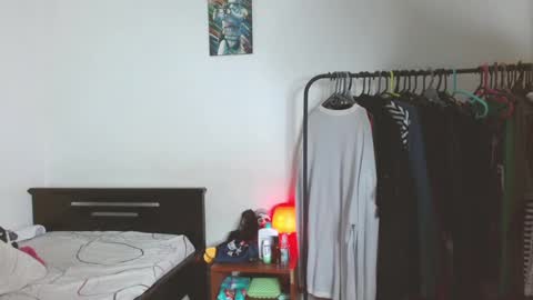 Snapshot of timmyhotmilk chatting on 01.05.25 timmy independent model help me reach 50 thumbs up pls online show from 01.05.25