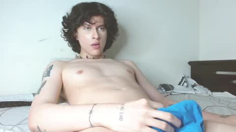 Snapshot of timmyhotmilk chatting on 03.04.25 timmy independent model help me reach 50 thumbs up pls online show from 03.04.25