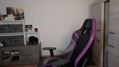 Tina Angel online show from 09.11.25