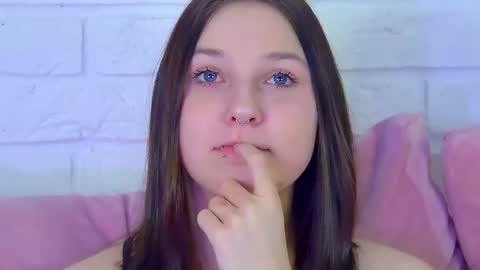 TinaBurton online show from 02.17.26