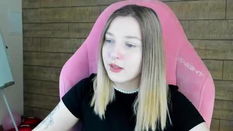 TinaBurton online show from 04.22.26
