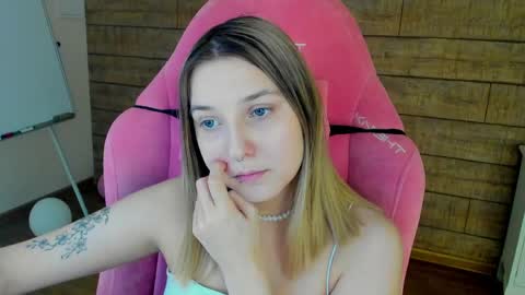 TinaBurton online show from 05.04.26