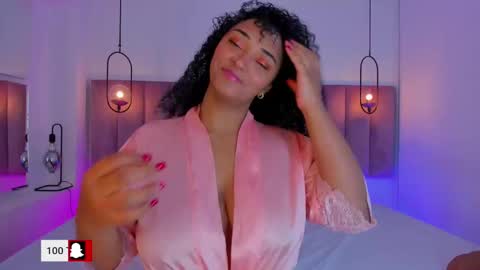 Snapshot of tinacurly chatting on 09.27.25 Tina online show from 09.27.25