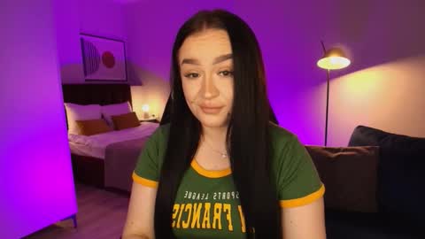 hi im curvy babyface girlie Tina online show from 02.13.26