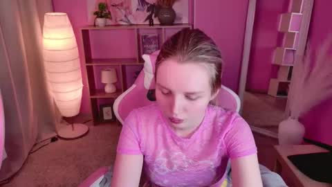 tinasiner online show from 11.24.25