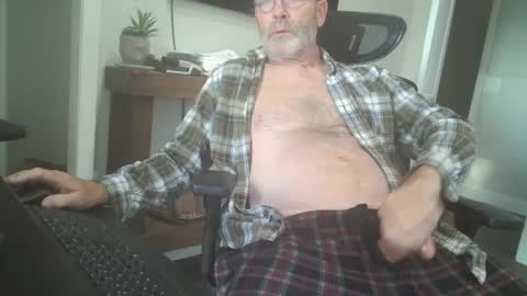 Snapshot of tincup430 chatting on 10.06.25 5 day load on deck online show from 10.06.25