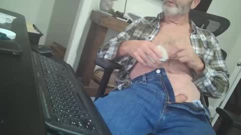 Snapshot of tincup430 chatting on 11.11.25 5 day load on deck online show from 11.11.25