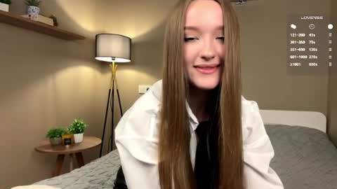 Snapshot of tinkibinky chatting on 07.14.26 Leila online show from 07.14.26