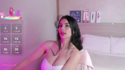 Snapshot of tinny_floor chatting on 02.27.26 tinny_floor online show from 02.27.26