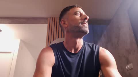 Snapshot of tinoclandestino chatting on 01.05.25 tinoclandestino online show from 01.05.25