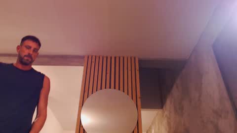 Snapshot of tinoclandestino chatting on 01.10.25 tinoclandestino online show from 01.10.25