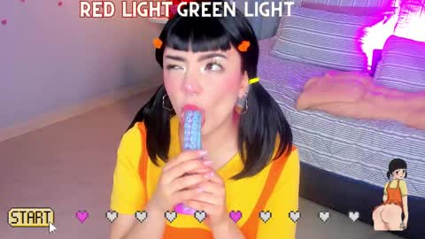 Snapshot of tiny__emmy chatting on 03.09.25 Emmy blue berry1 online show from 03.09.25