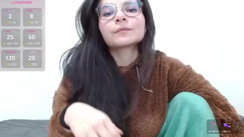 Tiny Caroline online show from 12.10.24