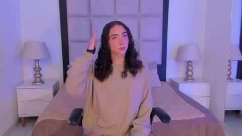 Thomm  Independent Model online show from 02.01.26