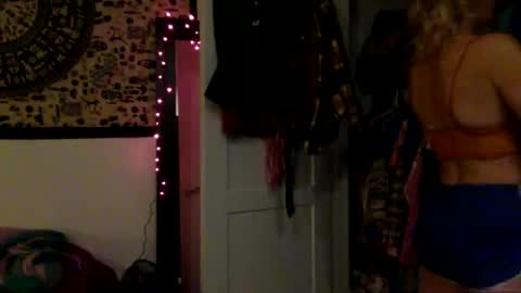 tinyandtatted420 online show from 11.03.25