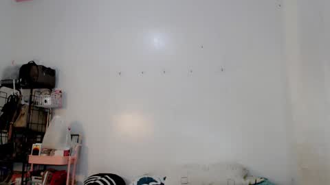 Make me Happy online show from 12.13.24