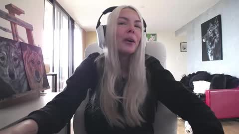 stage Kylie Sinner  brand CLITBAIT online show from 10.12.25