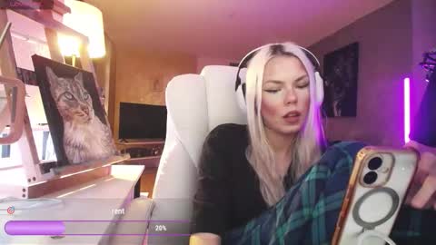 Snapshot of tinykylie chatting on 03.10.26 stage Kylie Sinner brand CLITBAIT online show from 03.10.26