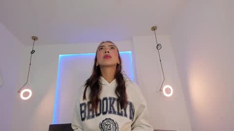 Luna  online show from 02.11.25